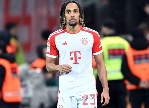 Bayern Munchen: Sacha Boey s-a accidentat la coapsă şi va lipsi de pe teren câteva săptămâni