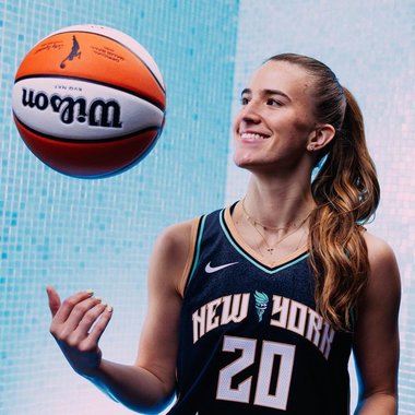 NBA All-Star Game: Sabrina Ionescu, învinsă de Stephen Curry la aruncări de 3 puncte - VIDEO
