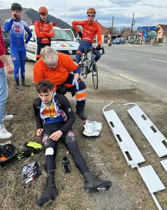 Edvard Novak, fiul fostului ministru al Sportului, implicat într-un accident rutier în timp ce era la un antrenament cu bicicleta alături de tatăl său