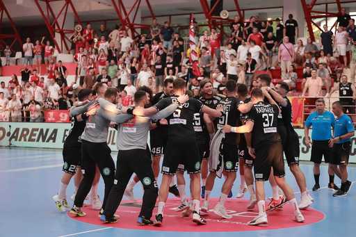 Handbal masculin: Dinamo Bucureşti, victorie cu CSM Constanţa şi se califică în faza play-off a European League