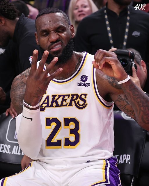 NBA: LeBron James a devenit primul jucător care înscrie peste 40.000 de puncte