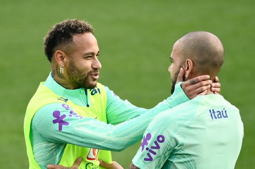 Tatăl lui Neymar neagă ce a scris presa spaniolă. De această dată, el şi fiul său nu îl vor ajuta pe Dani Alves