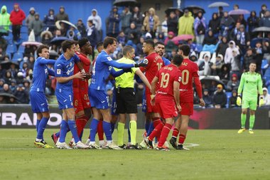 Rasism în fotbalul spaniol: Gruparea Getafe a fost sancţionată după incidentele de la meciul cu FC Sevilla