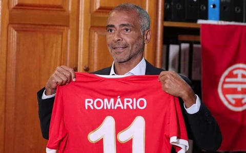 Romario s-a antrenat pentru prima dată în 16 ani: "Sunt rupt de oboseală, o să vină targa să mă ia"