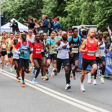 Kenyanul Alex Nzioka Matata a câştigat semimaratonul Bucureşti. Leonard Mitrică şi Alexandru Corneschi s-au clasat pe 5 şi 6