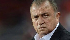 Fatih Terim se desparte de Panathinaikos după o serie de trei meciuri pierdute, ultimul în faţa echipei lui Răzvan Lucescu