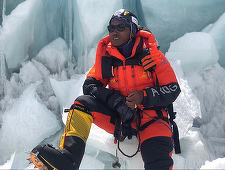 Nou record de ascensiuni pe Everest: Kami Rita Sherpa a ajuns în vârf pentru a 30-a oară