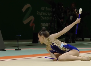 Gimnastică ritmică: Junioara Amalia Lică, fenomenală la Campionatele Europene - După titlul pe echipe, ea a mai câştigat trei medalii de aur - VIDEO