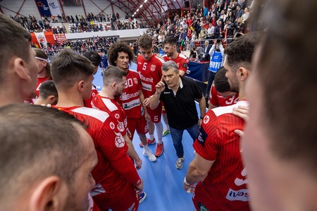 Handbal masculin: Dinamo Bucureşti, înfrângere cu SG Flensburg-Handewitt şi ratează finala Turneului F4 de la Hamburg