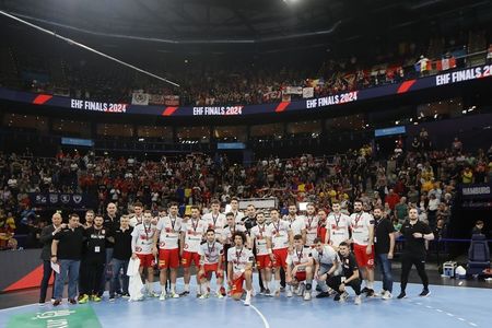 Handbal masculin: Dinamo Bucureşti încheie sezonul intern cu victorie şi primeşte medaliile de campioană