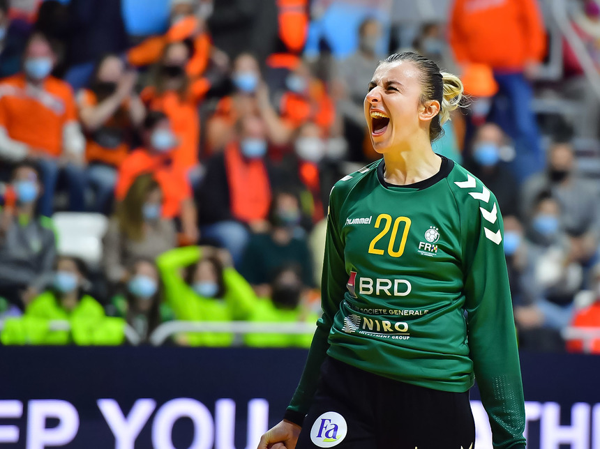 Handbal feminin: Iulia Dumanska, portarul naţionalei, de la Gloria Bistriţa la Minaur Baia Mare