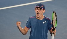 Roland Garros: Alex de Minaur l-a învins pe Daniil Medvedev şi s-a calificat în sferturi