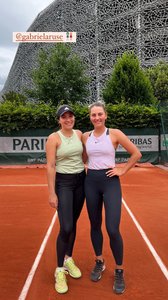Elena Gabriela Ruse şi Marta Kostiuk, calificate în sferturi la dublu, la Roland Garros