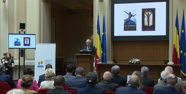 UPDATE - Monedă de argint, lansată de BNR la 100 de ani de la câştigarea primei medalii olimpice de către sportivii români / Banca Naţională a României găzduieşte expoziţia “Un alt fel de tezaur: Campionii României” / Mesajul Nadiei Comăneci