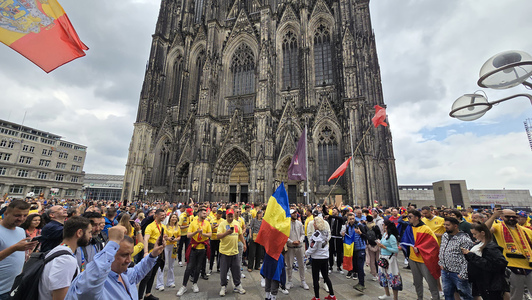 Tricolorii la Euro-2024: Fanii români s-au strâns la Koln pentru meciul cu Belgia - VIDEO