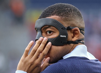 Euro 2024: Mbappé îşi va testa masca într-un meci amical 