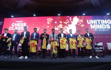 Ana Maria Brânză, Vishy Anand şi Augusta Dragic au deschis, la Bucureşti, a doua etapă a turneului Grand Chess Tour 2024. Competiţia debutează miercuri