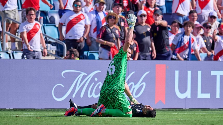 Copa America: Un arbitru asistent a leşinat din cauza căldurii la meciul meciul Canada-Peru