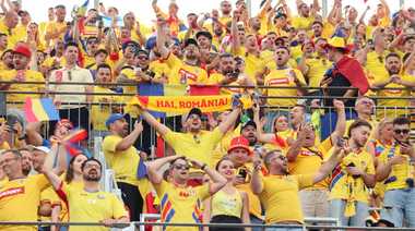 România, în optimile Euro-2024 de pe primul loc – Mii de suporteri au ieşit în stradă / Pieţele centrale din marile oraşe, pline de oameni care scandează / ”România, e”, cântă copii şi adulţi deopotrivă – FOTO / VIDEO