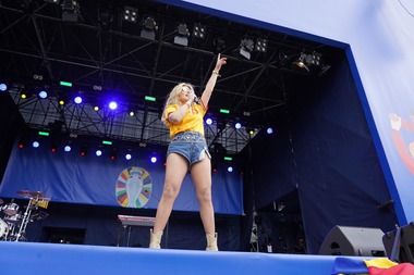 Loredana a dat startul petrecerii din Fan Zone-ul de la Munchen, înainte de meciul cu Ţările de Jos - FOTO, VIDEO