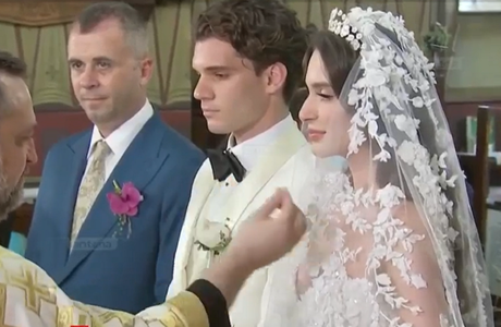 Ianis Hagi s-a căsătorit religios cu Elena. La ceremonia emoţionantă de la Biserica Sfântul Visarion au participat familiile şi apropiaţii celor doi