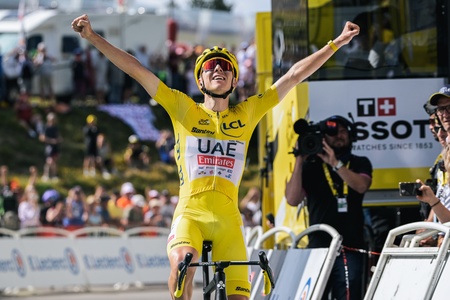 Turul Franţei: Tadej Pogacar a câştigat ultima etapă şi a reuşit a treia victorie finală în Le Tour 