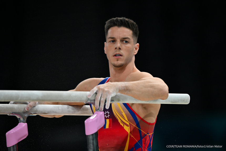 Team Romania: Gimnastul Andrei Muntean, primul antrenament pe podiumul de competiţie din Arena Bercy