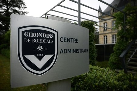 Girondins de Bordeaux şi-a abandonat statutul profesionist după retrogradarea administrativă în liga a treia franceză