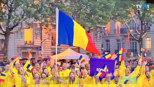 Elisabeta Lipă, după defilarea Team Romania la ceremonia de deschidere a JO: Ce emoţie! Chiar dacă plouă, în „Oraşul Luminilor” este o atmosferă de poveste