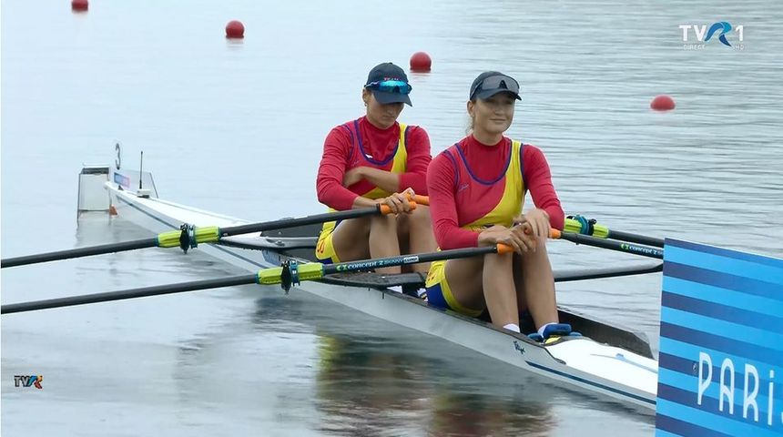 JO: Ancuţa Bodnar şi Simona Radiş, campioane olimpice en-titre, calificate în semifinale la dublu vâsle feminin