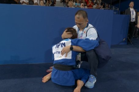 JO: Judoka japoneză Uta Abe, campioană olimpică la Tokyo, în lacrimi, după eliminarea în turul doi la Paris. Publicul i-a scandat numele - VIDEO