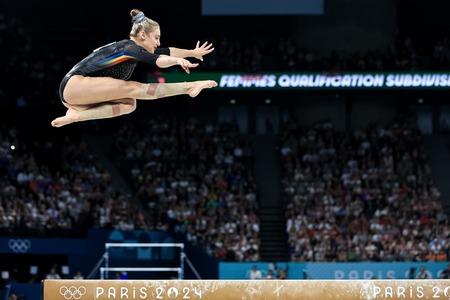 JO, gimnastică artistică: După 12 ani, România este în finala feminină pe echipe. Gimnastele române sunt calificate şi în trei finale individuale - FOTO