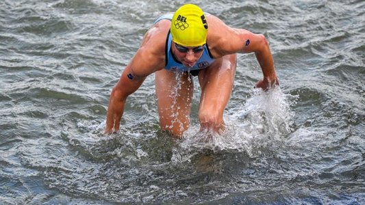 JO - triatlon: O sportivă belgiană, spitalizată după ce a înotat în Sena