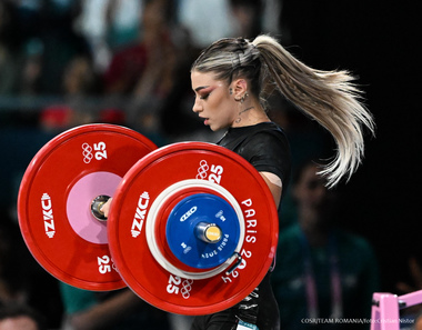 Mihaela Cambei a adus a 12-a medalie pentru haltere în istoria participărilor României la JO
