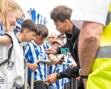 Clubul Sheffield Wednesday le interzice suporterilor să vină la stadion purtând tricouri contrafăcute