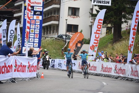 Ciclism: S-a schimbat liderul în Turul României. Astana a ocupat tot podiumul etapei a doua