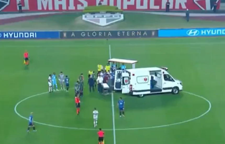 Starea fundaşului uruguayan care s-a prăbuşit pe teren la un meci din Copa Libertadores s-a agravat