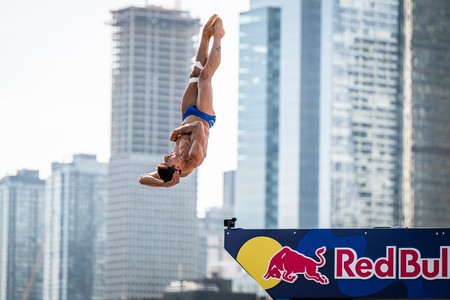 Argint pentru Constantin Popovici la Montreal în Seria Mondială Red Bull Cliff Diving