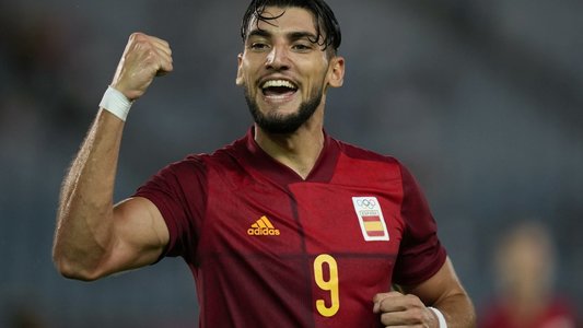 Acuzat de agresiune sexuală, fotbalistul Valenciei, Rafa Mir, a fost eliberat pe cauţiune. Avocatul său spune că relaţia cu reclamanta a fost consimţită