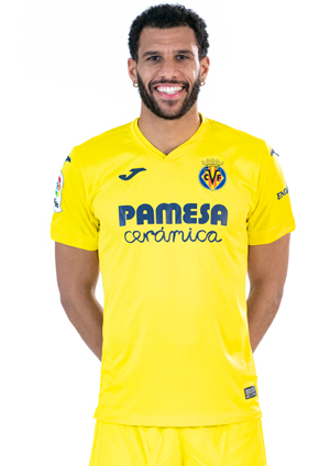 Francezul Etienne Capoue, rămas fără echipă de la plecarea de la Villarreal, s-a reconvertit la baschet