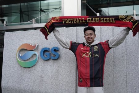 Internaţionalul englez Jesse Lingard, amendat cu 128 de euro la Seul pentru că a circulat cu trotineta electrică fără permis şi fără cască