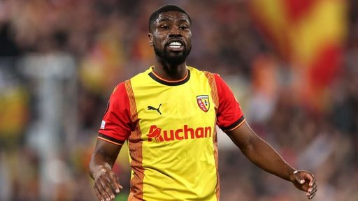 Fundaşul austriac Kevin Danso (RC Lens) va fi supus unei intervenţii chirurgicale la inimă