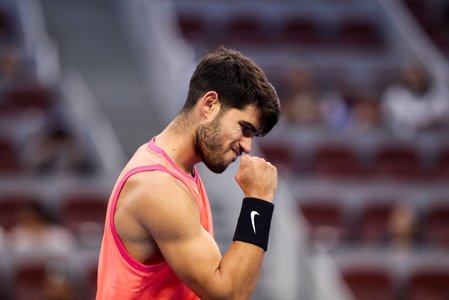 Alcaraz a triumfat la China Open, după ce l-a învins în finală pe liderul ATP Jannik Sinner pentru a treia oară în acest an