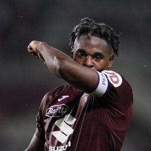 Columbianul Duvan Zapata, căpitanul echipei FC Torino, nu va mai juca în acest sezon