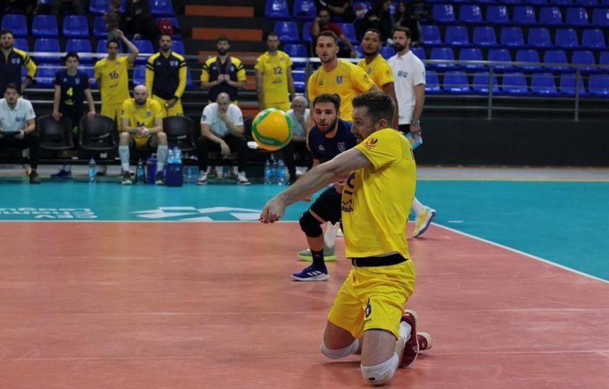 Volei masculin: Corona Braşov – Olimpiacos Pireu, scor 0-3, în turul III al Ligii Campionilor