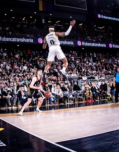 Baschet masculin: U BT Cluj, victorie în deplasare cu Hapoel Ierusalim, în grupa B a BKT EuroCup