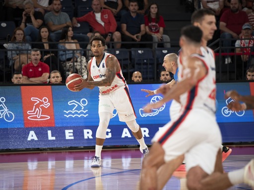 Baschet masculin: CSM Oradea şi FC Argeş, victorii, iar CSM Constanţa încă un eşec în grupele FIBA Europe Cup