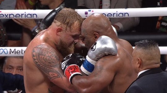 Youtuberul Jake Paul l-a învins pe legendarul pugilist Mike Tyson, prin decizie unanimă, într-un meci disputat în Texas - VIDEO