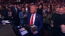 Donald Trump, aclamat la gala MMA UFC 309 de la Madison Square Garden . El a venit alături de Elon Musk - VIDEO 