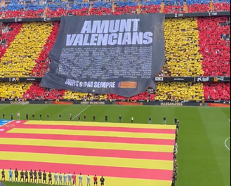 Omagiu emoţionant pe Mestalla la primul meci al Valenciei de după inundaţiile devastatoare din regiune - VIDEO